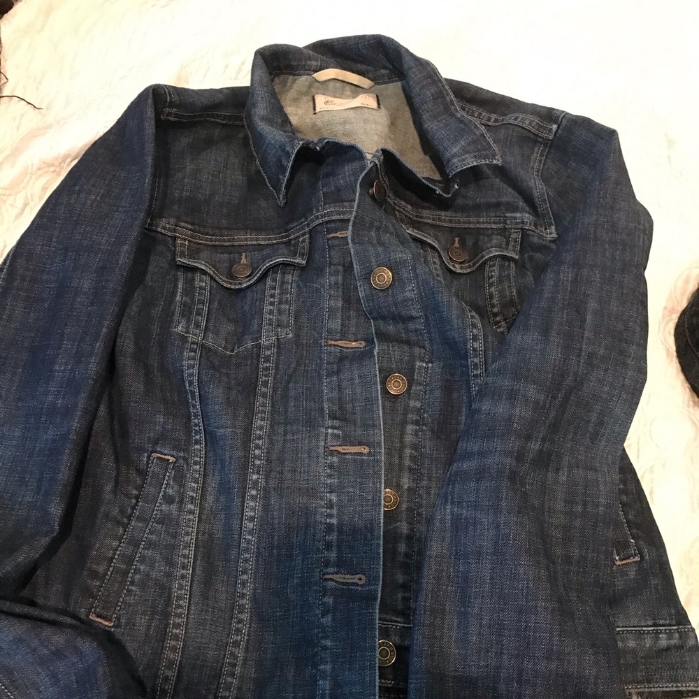 GAP EUC darker jean jacket Sz LARGE